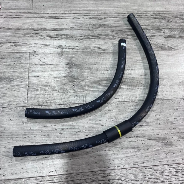 适用普瑞维亚大霸王变速箱冷却液油管