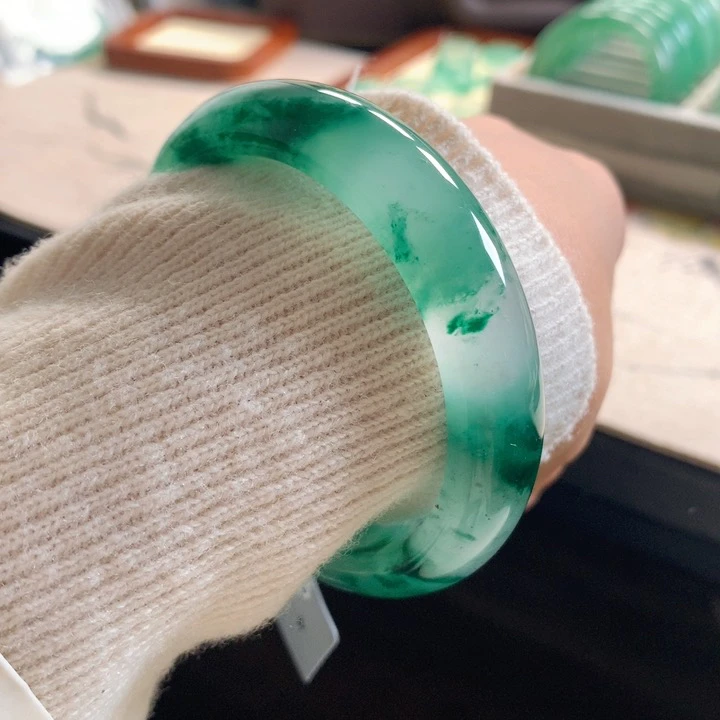 云南独龙玉手镯高品质冰种飘花非洲独龙玉天然玉石高档礼品女