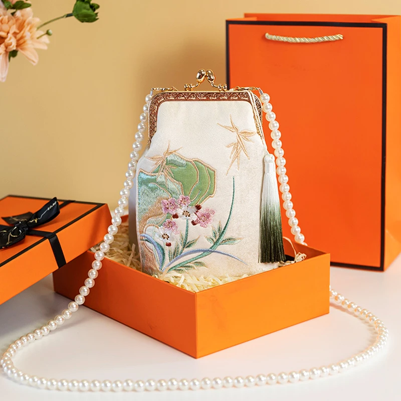 轻奢国风特色礼物复古手机包马面裙汉服旗袍包手工口金斜跨女包