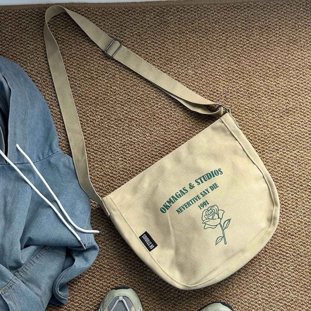 OK山系卡其色定制玫瑰花斜挎帆布包美拉德风日系男女文艺单肩书包