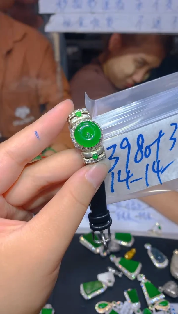 【闪购商品】定制翡翠未镶嵌97定制翡翠-多样性发货（发其一）