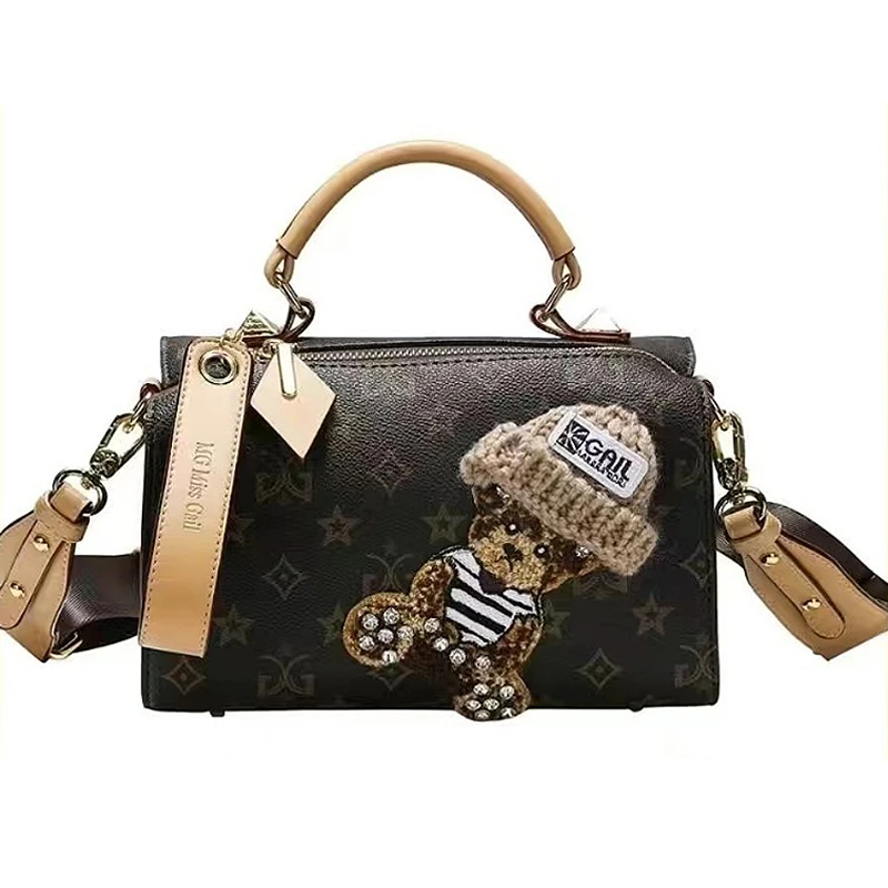 可爱熊枕头包单肩斜挎轻奢女包百搭复古波士经典顿时尚圆筒包