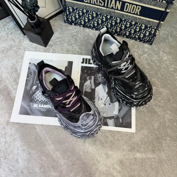 秋季潮款迷彩轮胎底厚底显腿长时尚百搭轻底老爹鞋女潮鞋