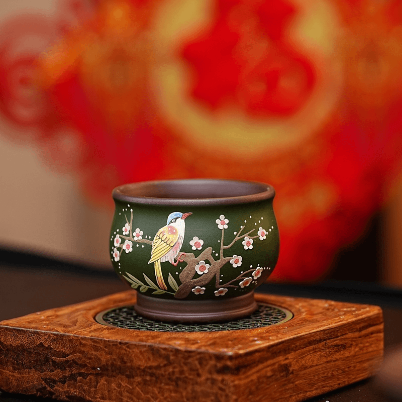 宜兴原矿苹果绿泥手工堆绘喜上眉梢紫砂主人杯 A223