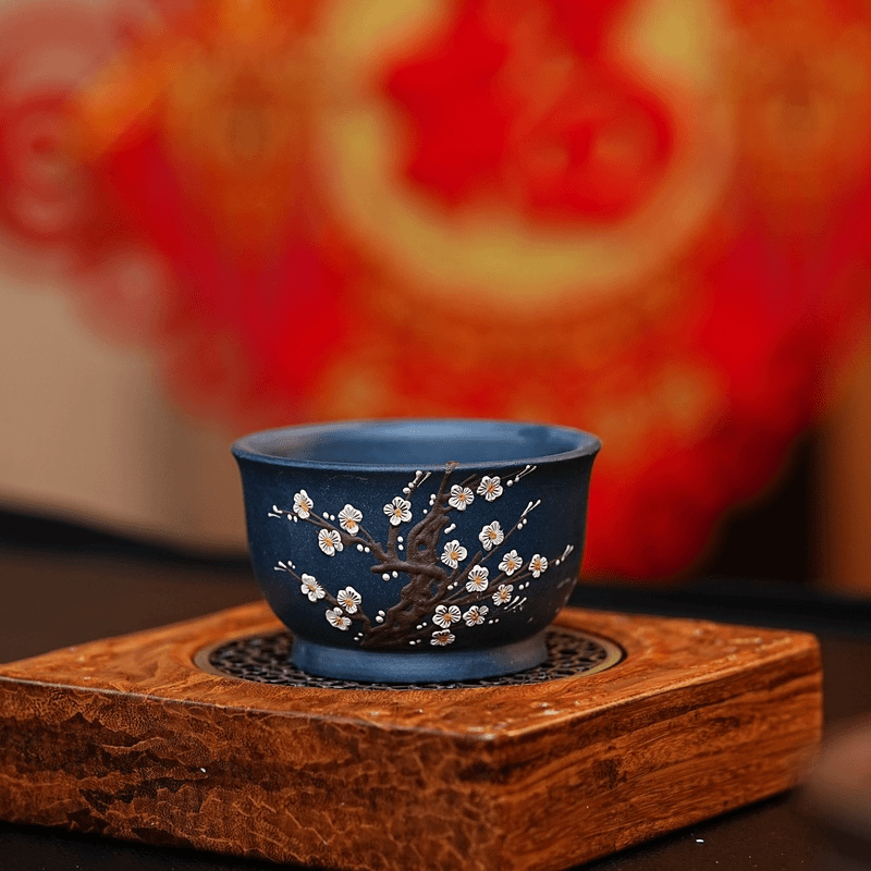 宜兴原矿苏门答腊青手工堆绘梅花紫砂主人杯 A221