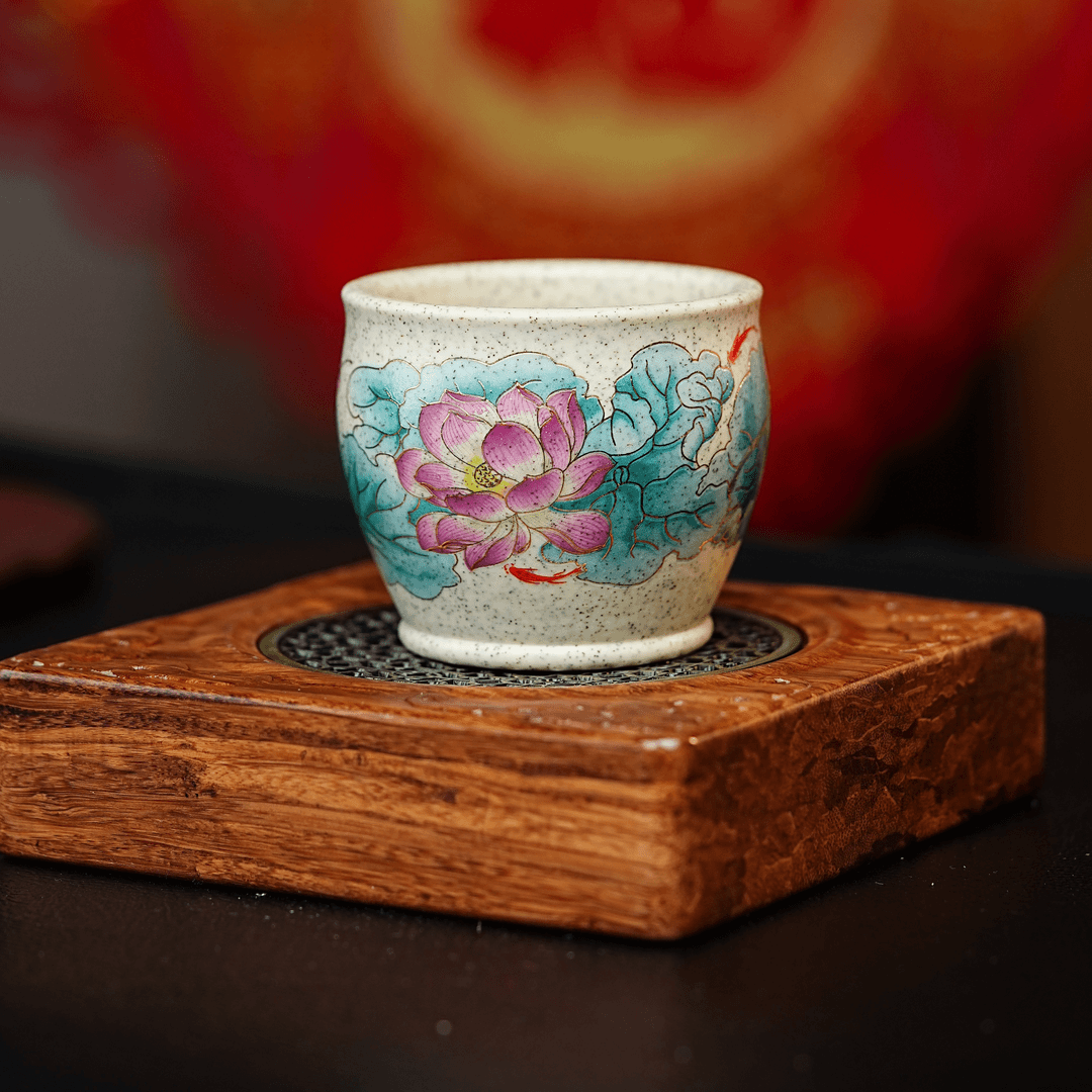 宜兴原矿白玉段手工点彩荷花紫砂主人杯 A317