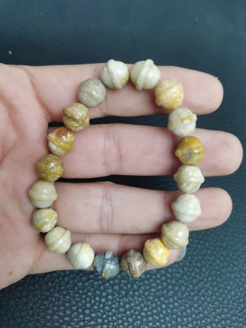 与妮有缘盛世典藏硅化珊瑚玉手串（多样性发货拍一发一）188
