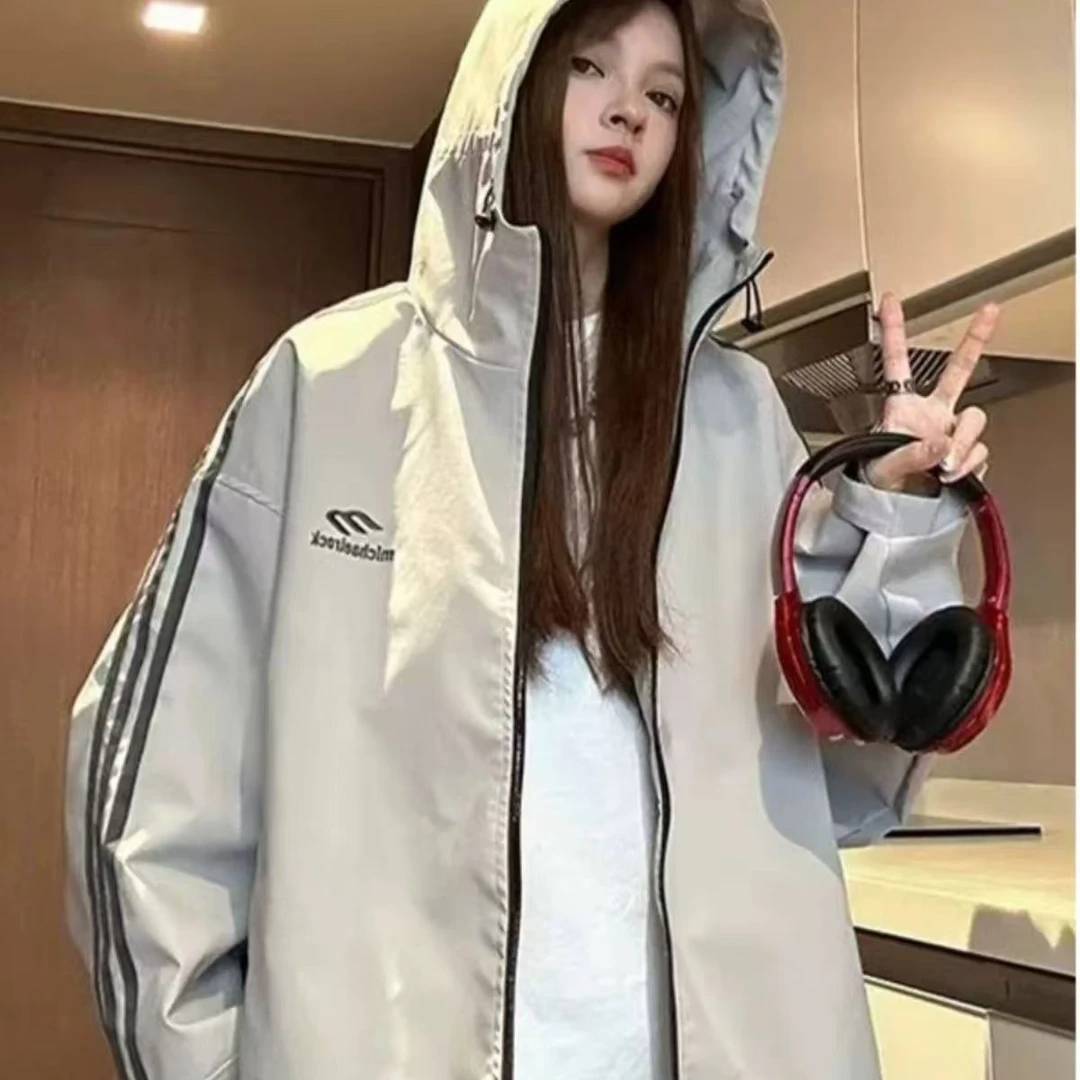 秋季三条杠冲锋衣外套男女同款日系户外宽松连帽夹克帅气休闲高街