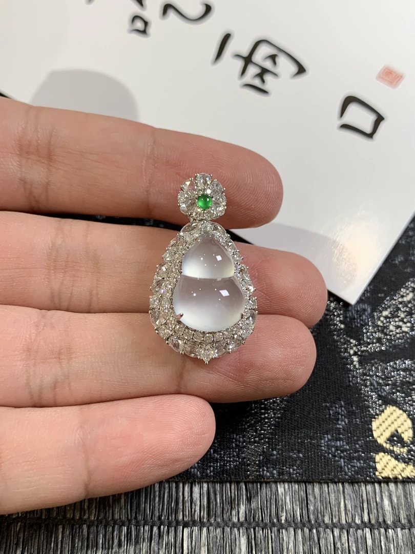 缅甸翡翠18k金南非真钻玻璃钢葫芦吊坠