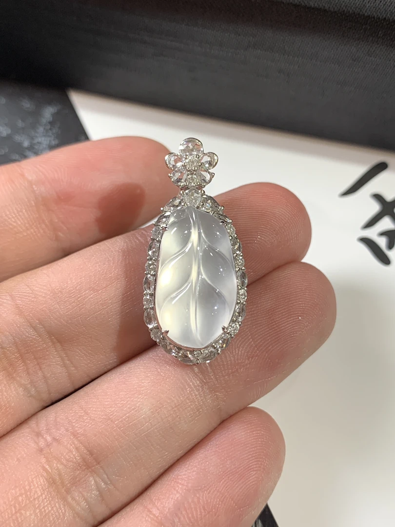 缅甸翡翠18k金高冰玻璃种叶子