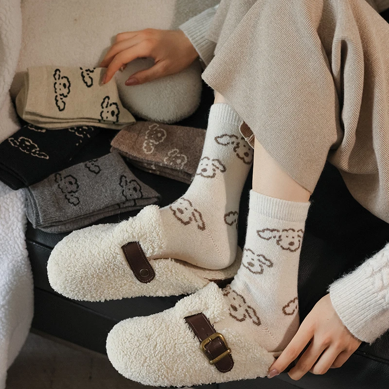 可爱卡通羊毛袜子女中筒袜秋冬加厚保暖日系ins潮百搭长袜堆堆袜