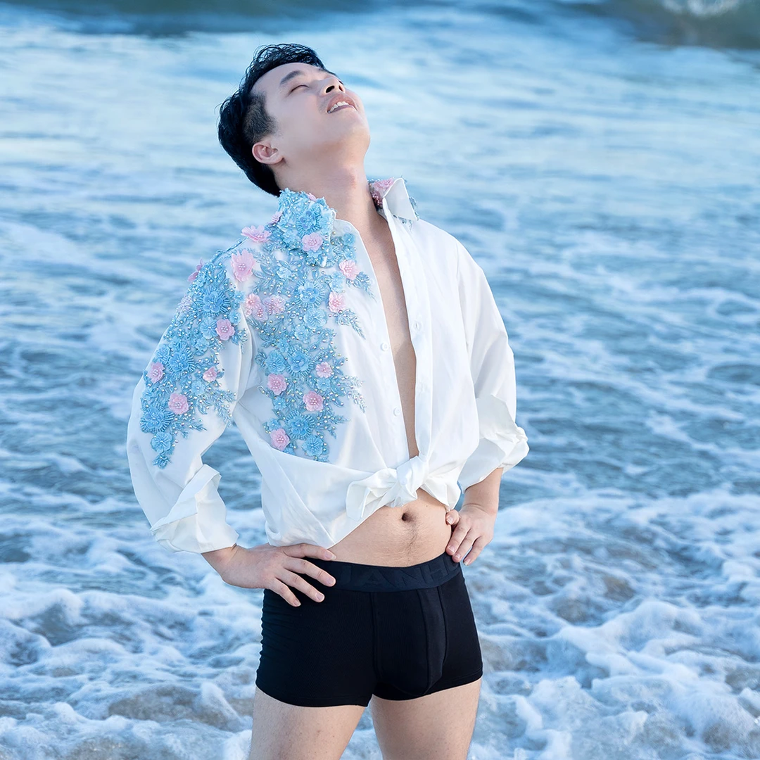 男士平角内裤健身运动透气中低腰短裤白色时尚休闲百搭性感沙滩