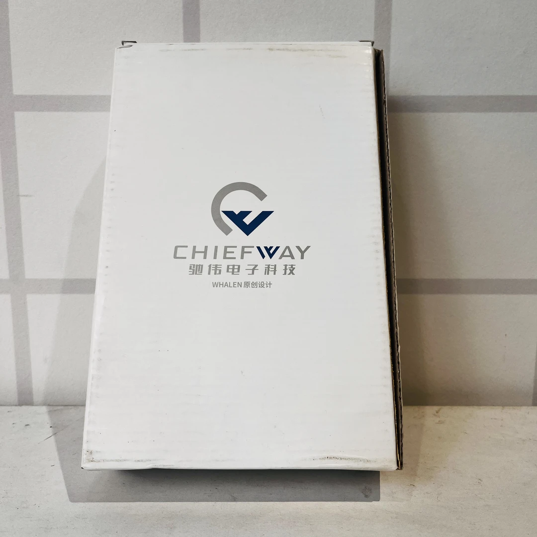 准新品  样品 黑色四位多合一排插