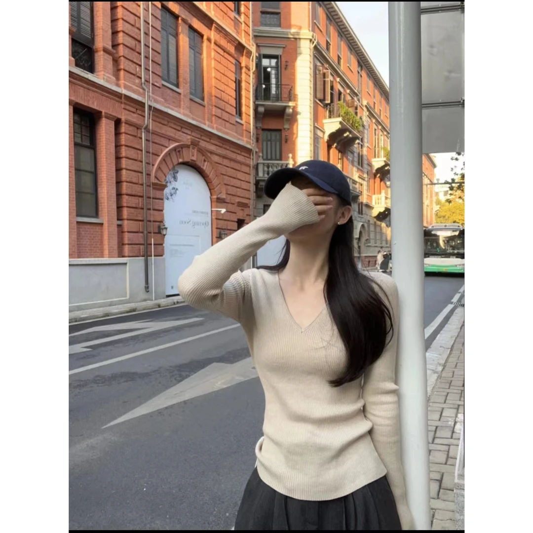 2024秋冬韩版v领纯色基础气质修身内搭针织打底衫毛衣女