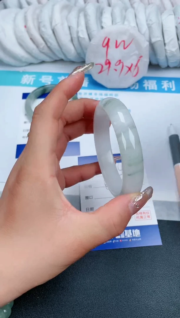 【闪购商品】石英质玉手镯未镶嵌A487-60.3
