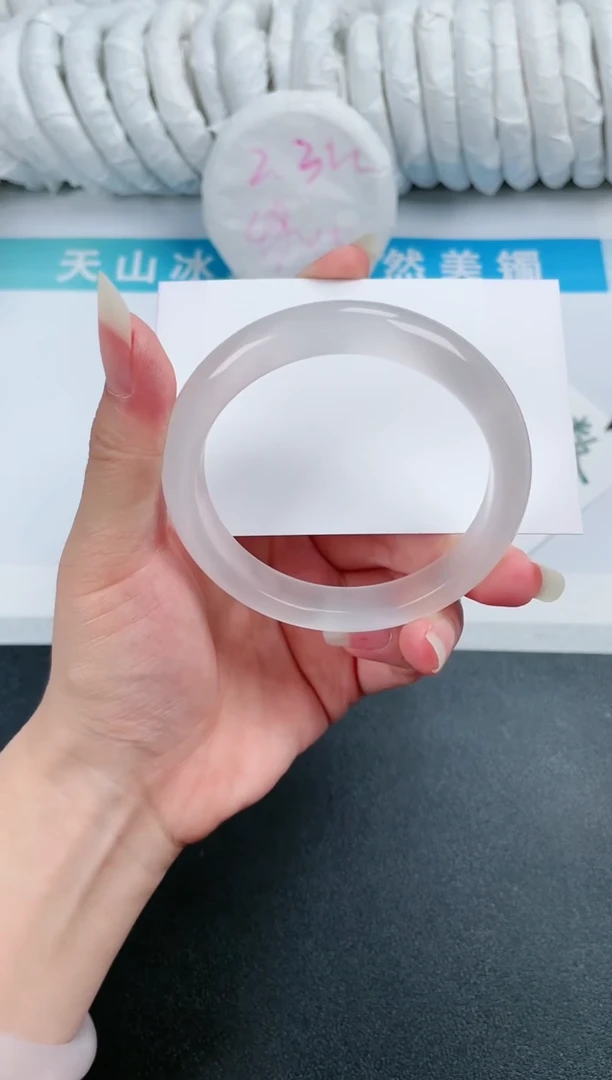 【闪购商品】石英质玉手镯未镶嵌83-58.8