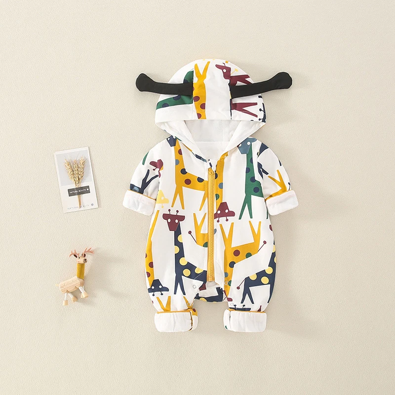 超萌婴儿衣服连体衣春秋季一岁男宝宝外出抱衣百天女幼儿秋装套装