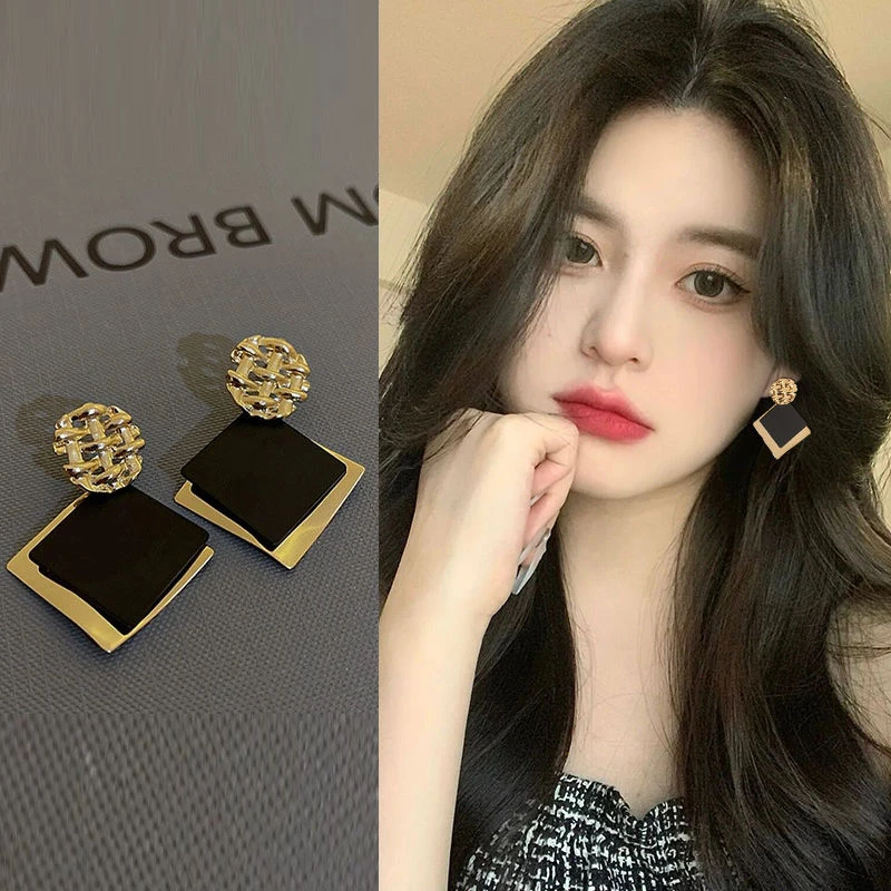 合金耳饰 黑色几何耳钉轻奢女夸张高级感气质小众设计感法式复古
