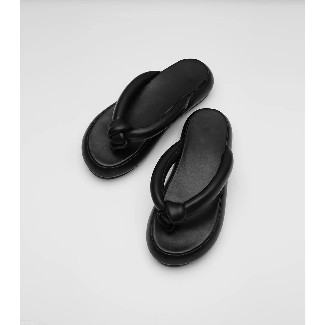 【商场同款新品】JOC造型“面包拖”西班牙进口INS风人字泡棉厚底拖鞋