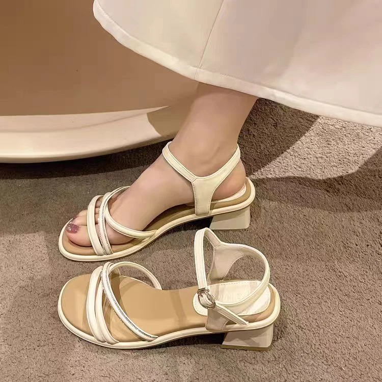 小敏家 2024夏季新款时尚一字扣带粗跟温柔法式罗马凉鞋88-101