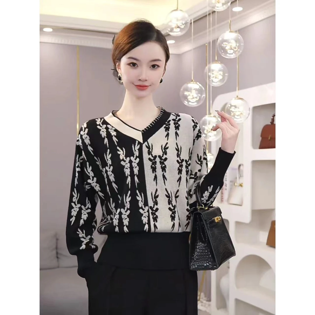 唐熹2025秋冬新款【H24-Q239】含绵羊毛V领设计感打底针织衫毛衣女