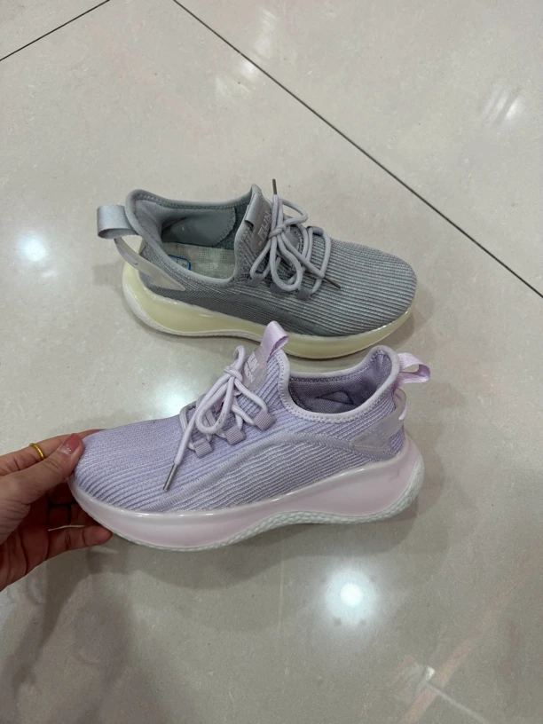 A12运动休闲高档女鞋