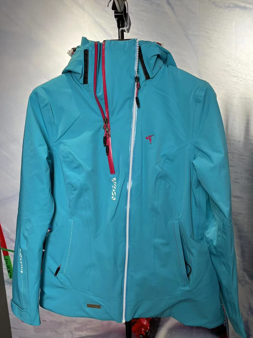 滑雪服女款女士防风软壳防水休闲滑雪蓝色户外运动连帽防泼水时尚