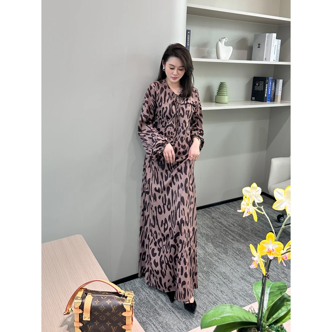 2024显瘦气质时尚法式收腰长袖连衣裙QZ0054