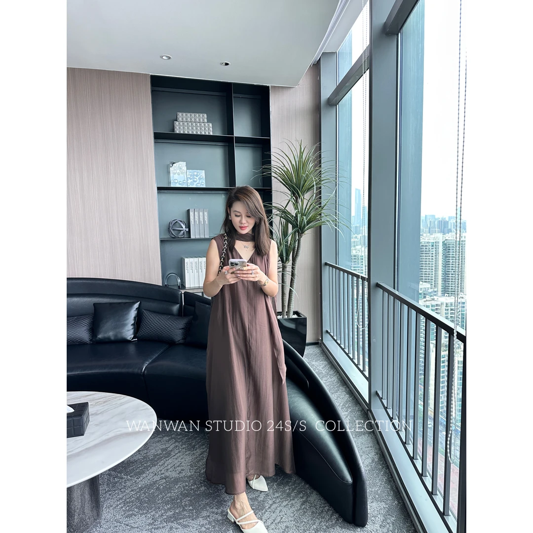 2024夏季新款高级名媛气质冷淡系连衣裙  Q001