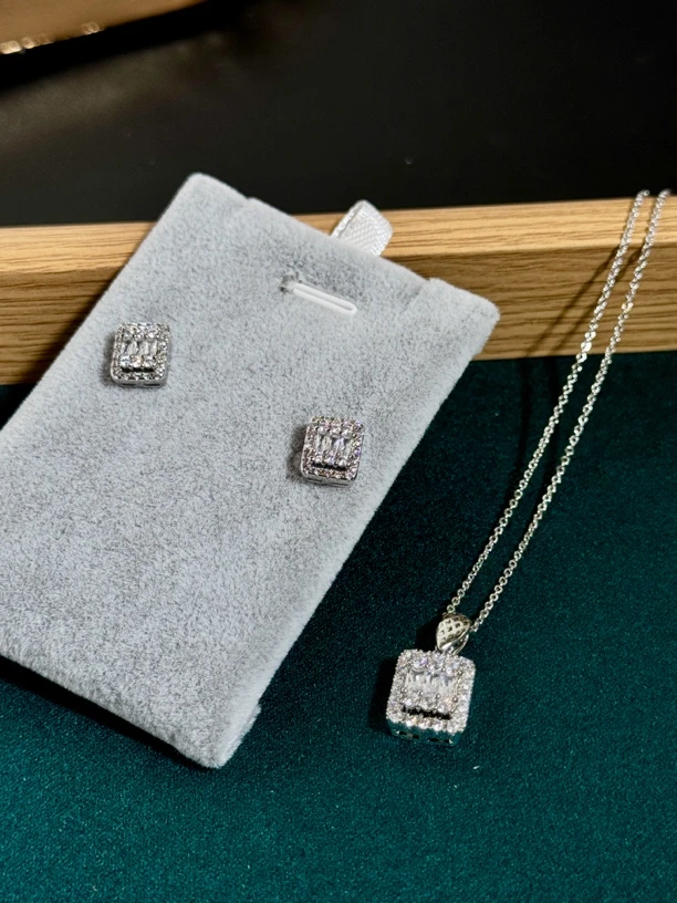 铜项链 铜镀18K 小众气质轻奢设计感小方糖锆石项链耳钉轻奢套装