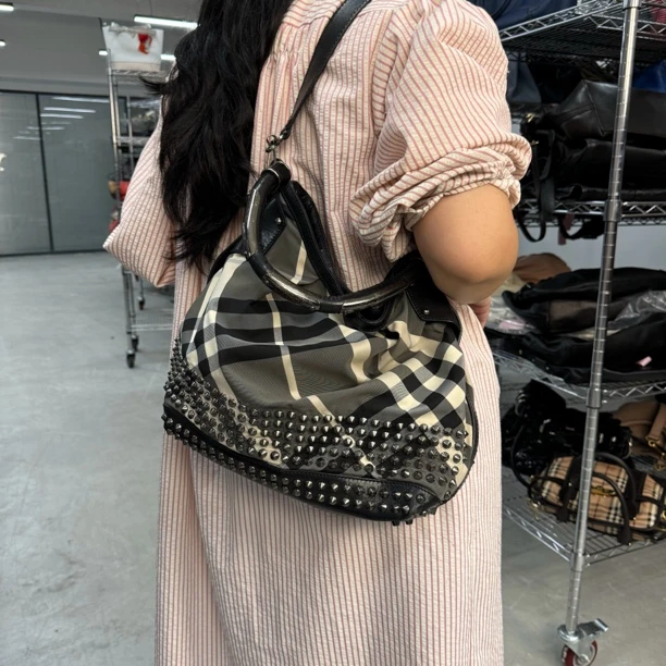 95新 BURBERRY/博柏利 81120/巴宝莉单肩