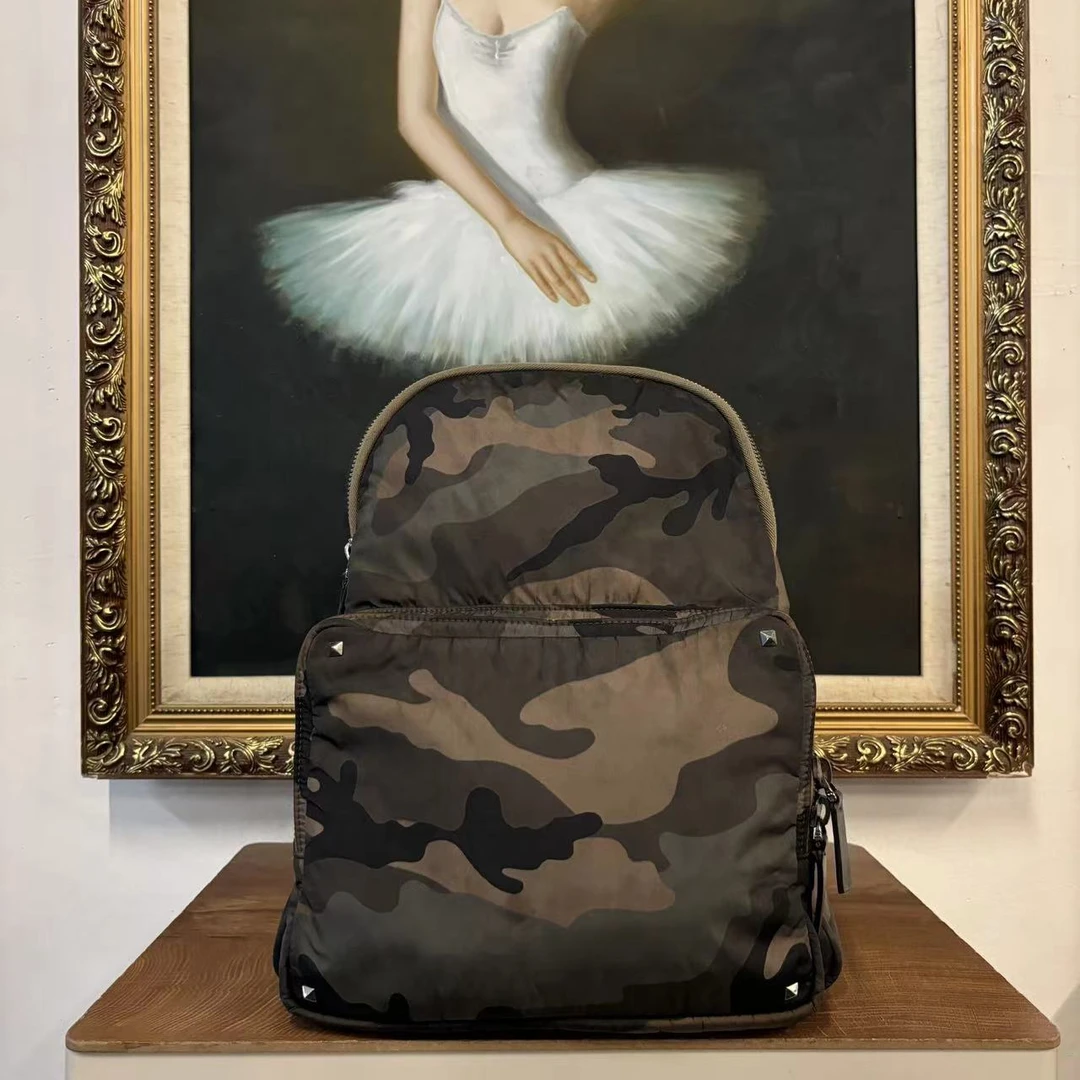 95新 Valentino/华伦天奴 华伦天奴双肩包/91138