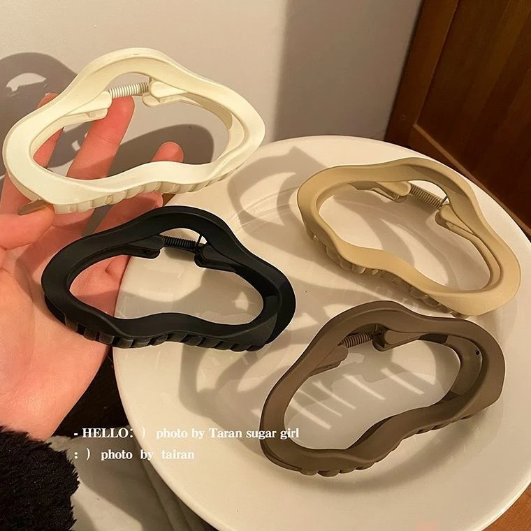 超大号云朵磨砂抓夹女秋冬发夹后脑勺简约鲨鱼夹头饰气质网红