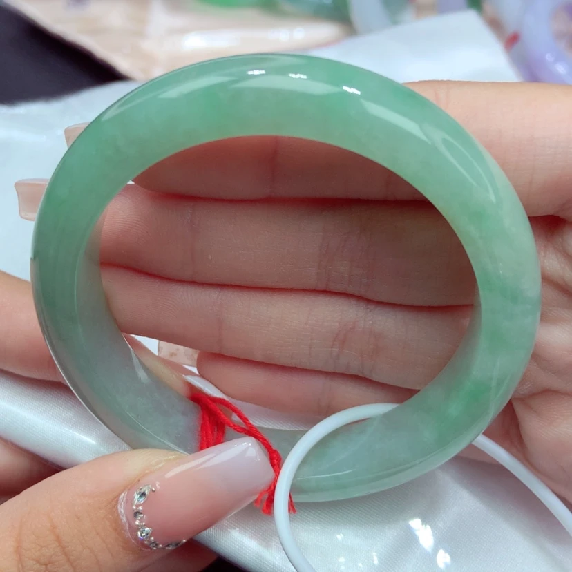 【闪购商品】翡翠手镯未镶嵌55圈