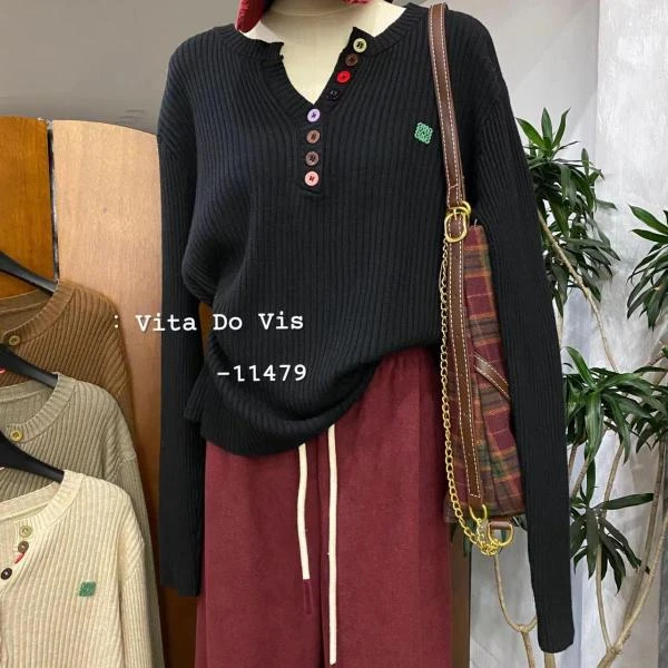 杨杨 Vita-彩扣针织上衣11479