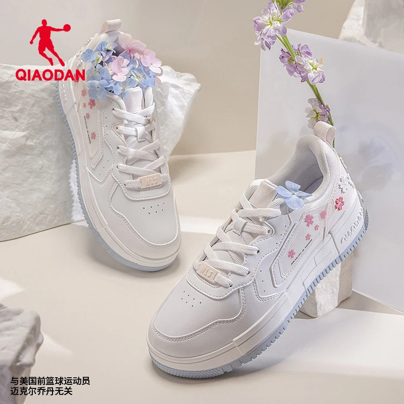 中国乔丹女鞋印花低帮女鞋厚底透气休闲运动小白鞋时尚百搭女子