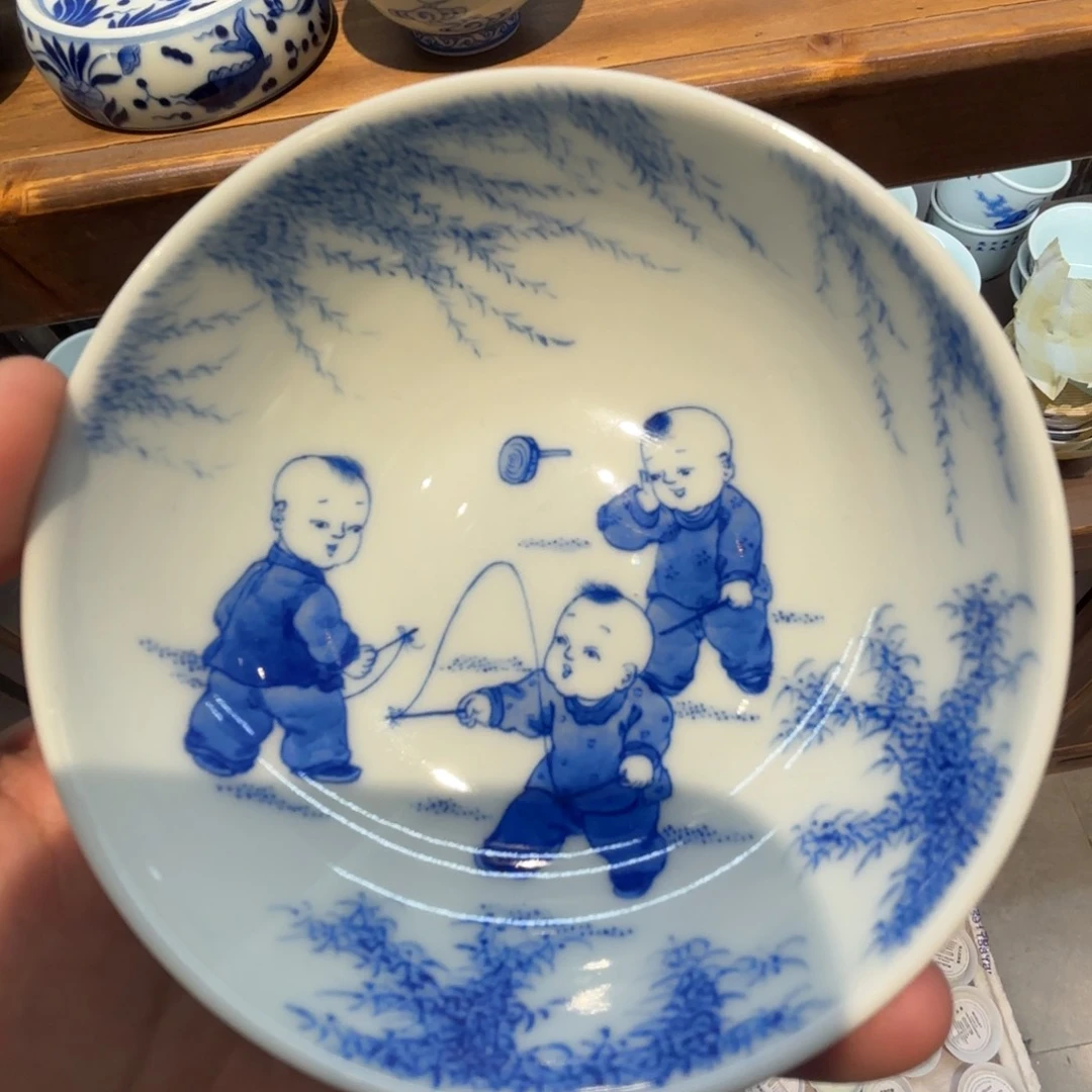 景德镇陶瓷。