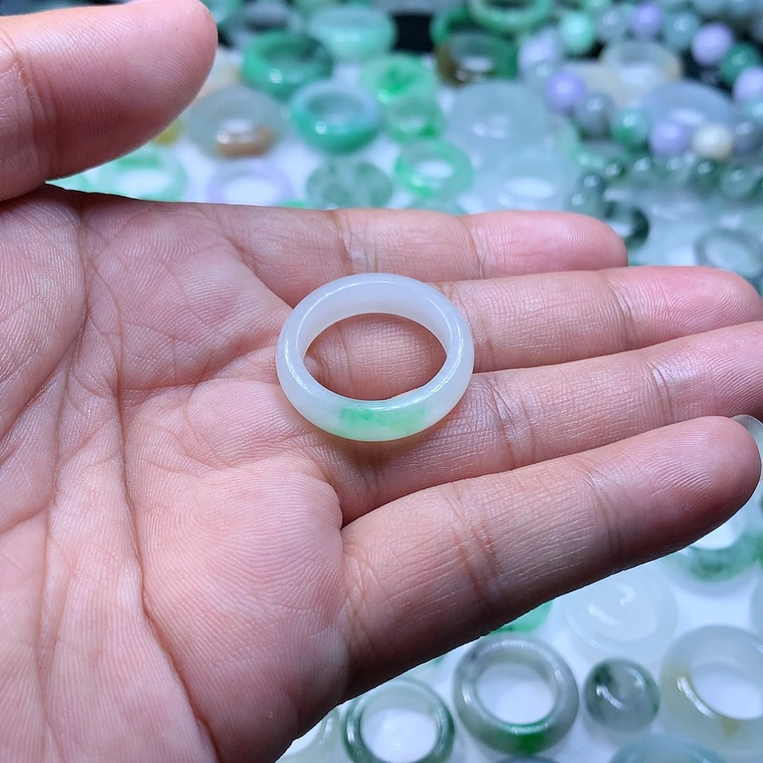 定制翡翠未镶嵌兔**狸