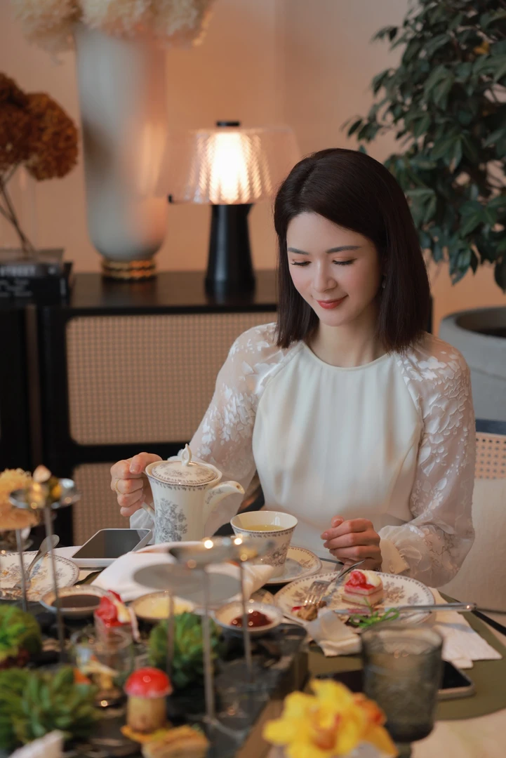 ANGELIAORIGINAL慕斯与玫瑰 25年春款醋酸桑蚕丝烧花连衣裙143#