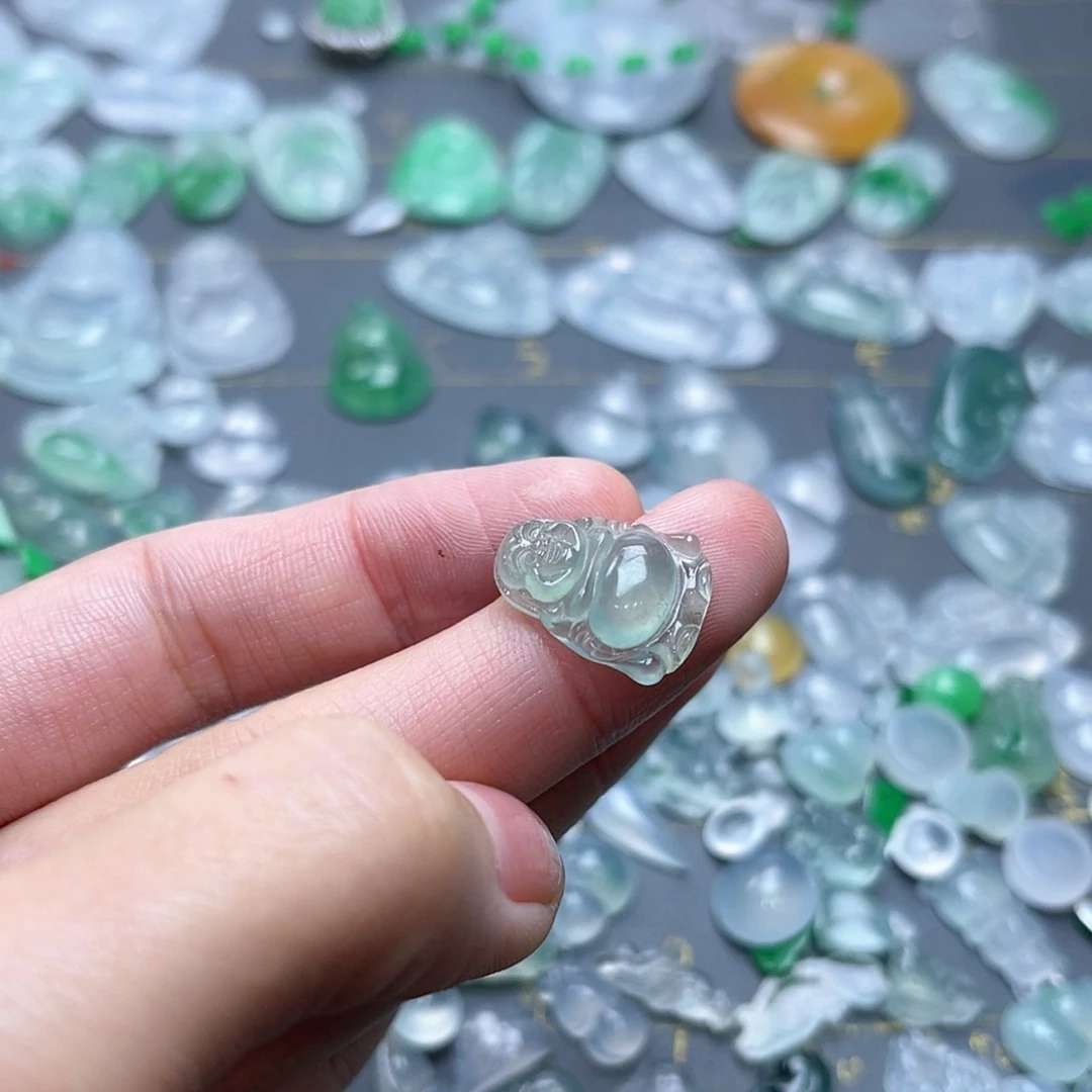 【闪购商品】定制翡翠未镶嵌懒**春