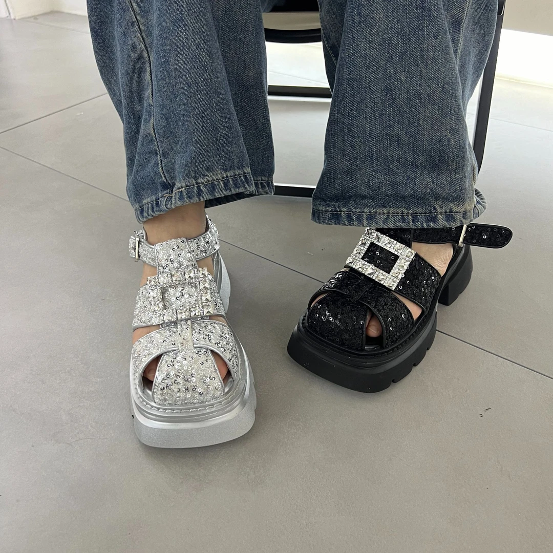 BVBV时尚休闲厚底包头凉鞋女新款松糕罗马鞋增高水钻方扣猪笼鞋