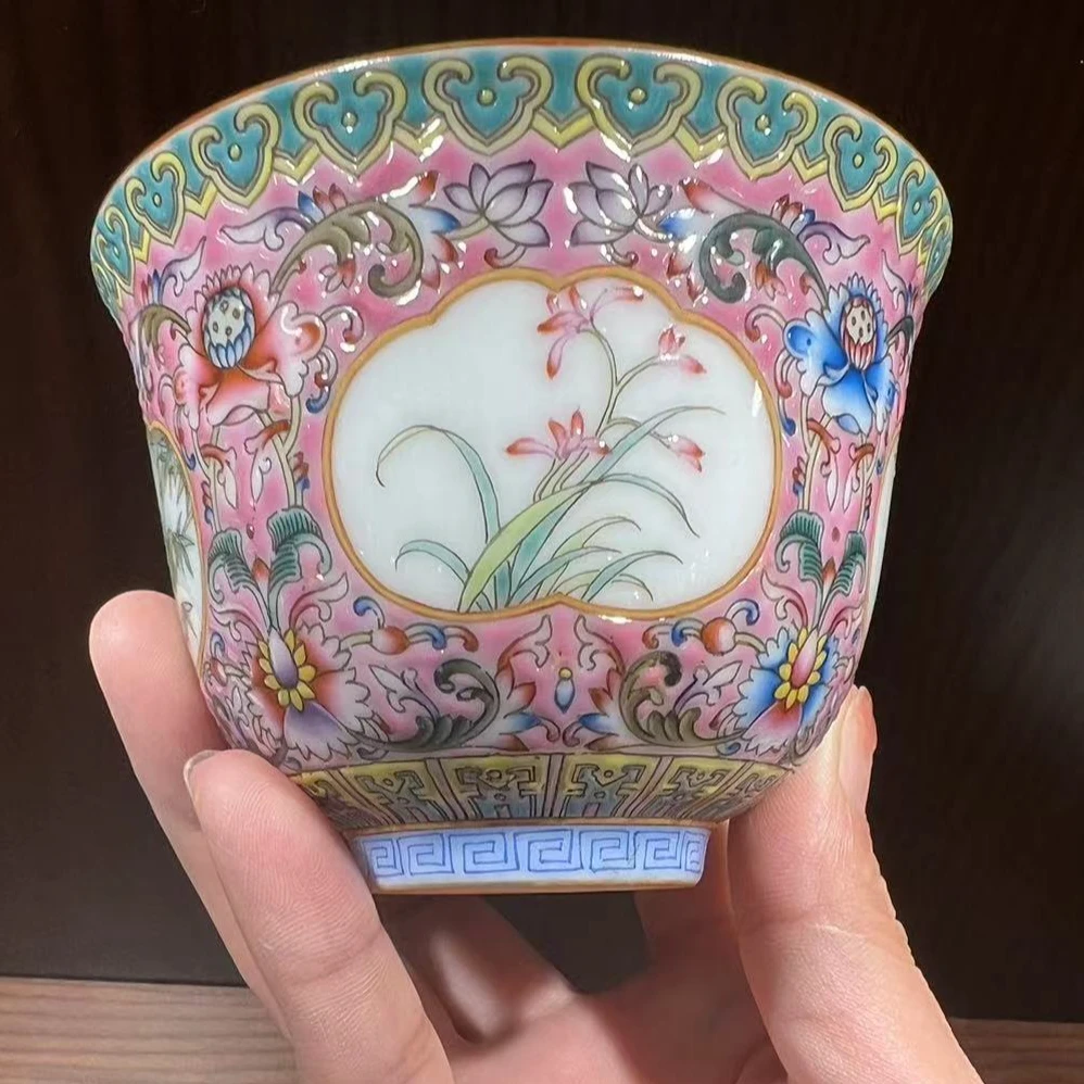 柴窑胎珐琅彩开窗缠枝莲杯