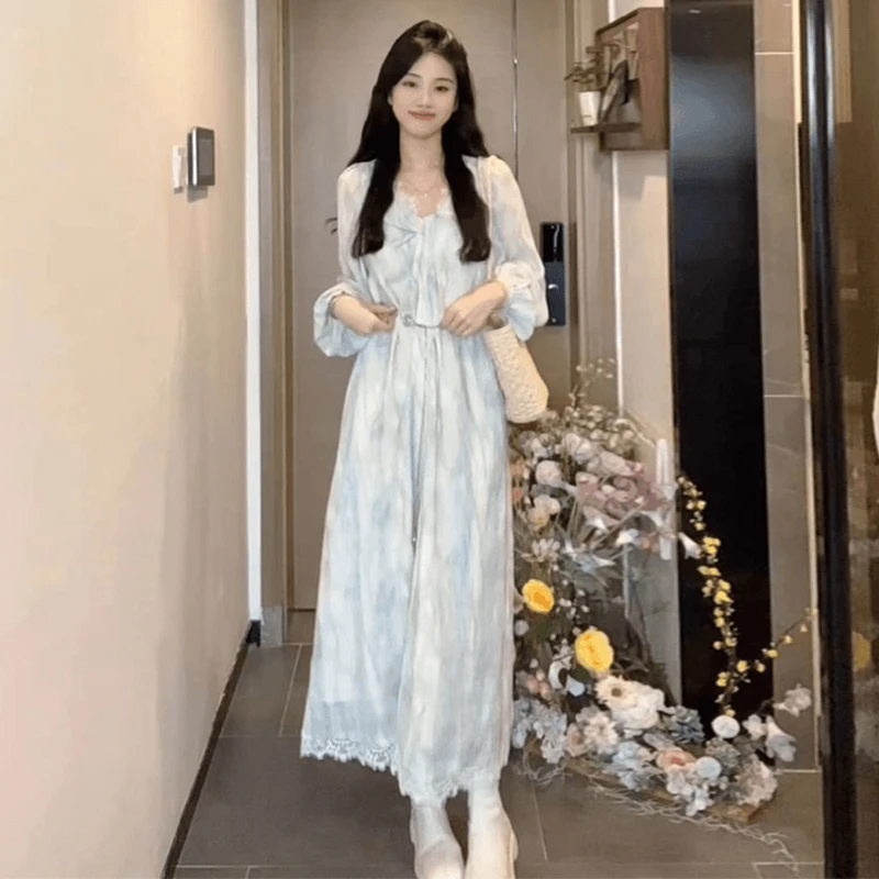 法式长袖新中式扎染蓝色连衣裙子女秋冬季2024新款长裙小个子4842