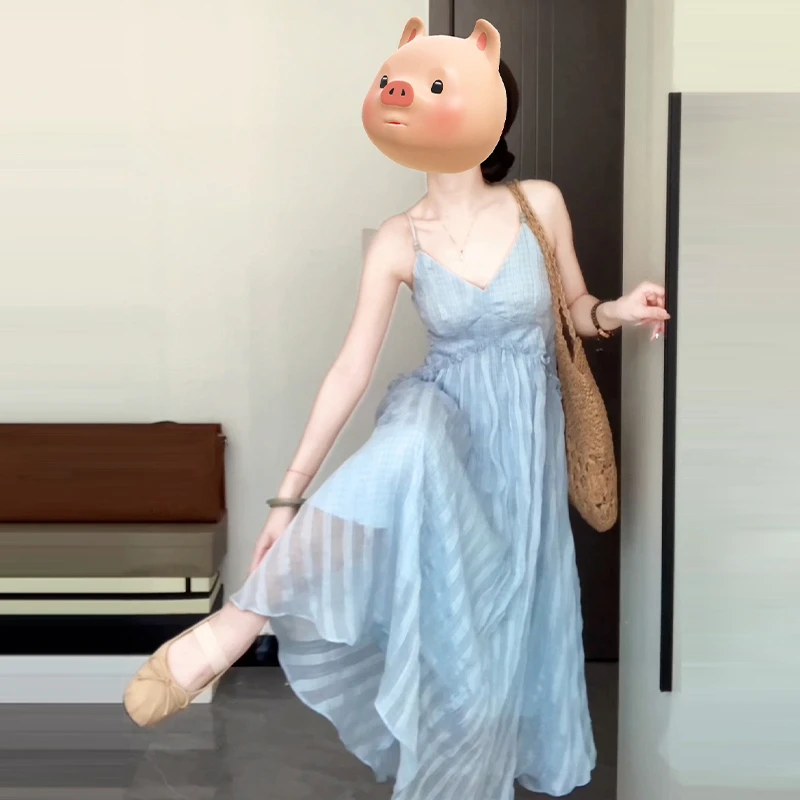 4302夏季新款法式蓝色露背吊带连衣裙女海边度假气质沙滩长裙