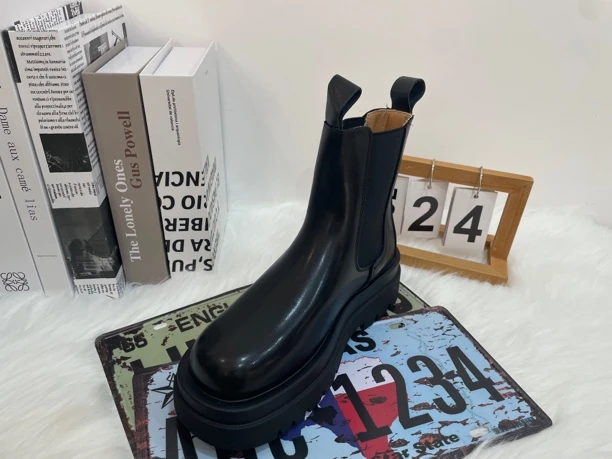 0818切尔西马丁靴女爆款增高厚底烟管烟筒短靴中筒女靴子