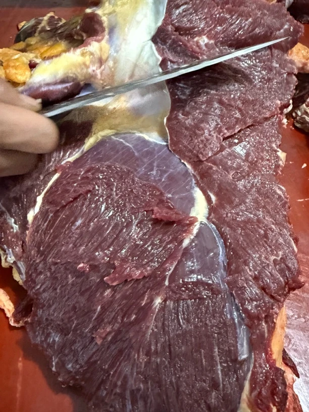 (顺丰空运冷链)四川正宗土黄牛肉本地土牛新鲜宰杀