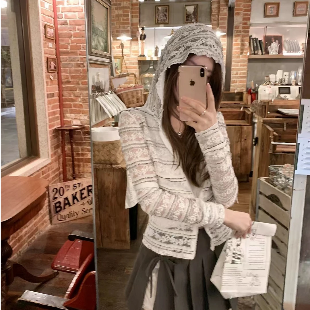 梦梦 MENGMENG｛初恋舒芙蕾 夏季新款立体条纹蕾丝连帽开衫上衣}