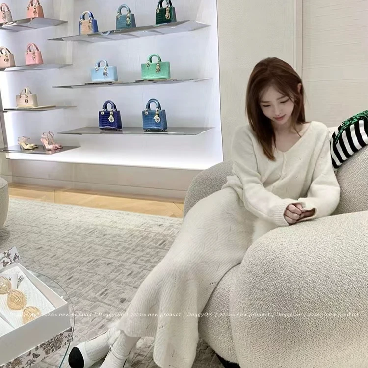 梦梦 MENGMENG｛新款温柔慵懒v领针织宽松毛衣}