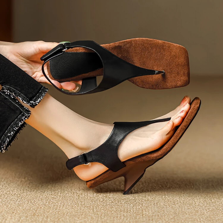 ins风小众个性时尚潮款坡跟凉鞋女款夏季欧美方头夹趾露趾凉鞋女