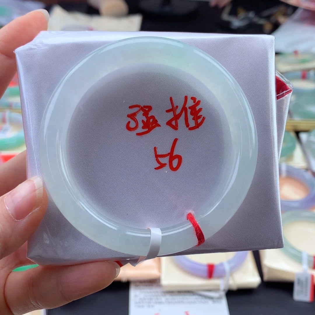 翡翠手镯未镶嵌翡翠手镯34